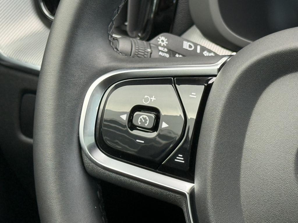 Volvo XC60 t6 340pk recharge r-design| adap.cruise| panodak| 22''lm| camera