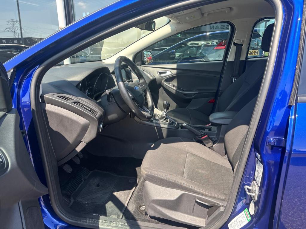 Ford Focus wagon 1.0 ecoboost 125pk titanium edition, winterpakket, trekhaa