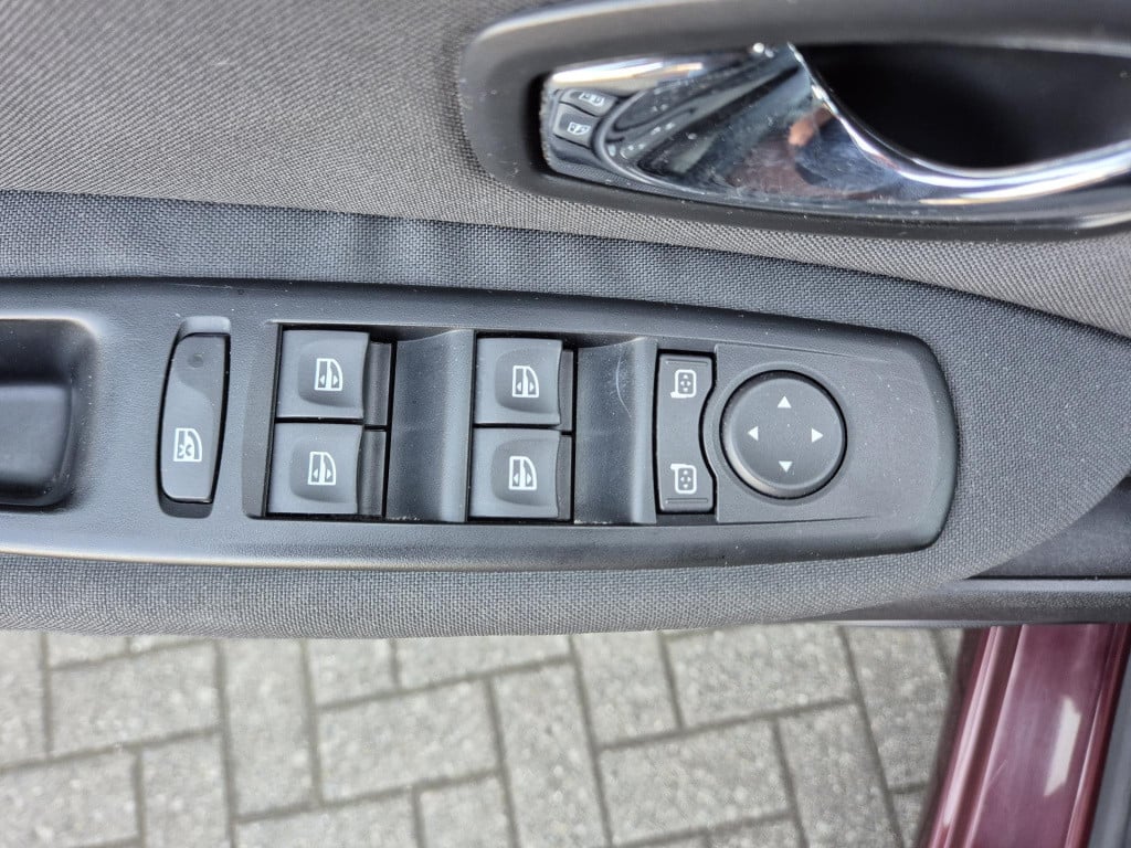 Renault Scenic 1.6 110 expression navigatie, clima, trekhaak, all seasonban