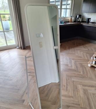 Spiegel (staand , strak wit frame)