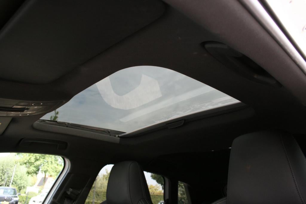 Audi A3 sportback 40 tfsi e s-line / pano / leer / matrix / camera / b&o