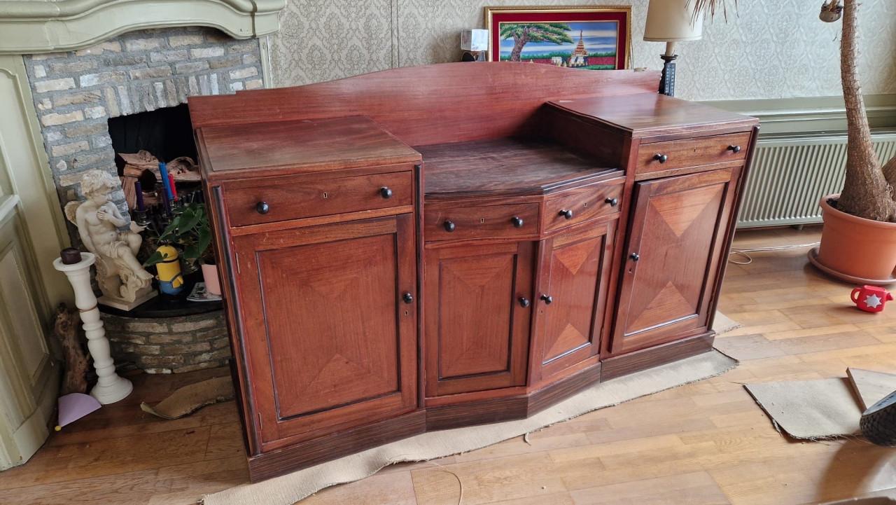 Prachtig dressoir circa 100 jaar oud.