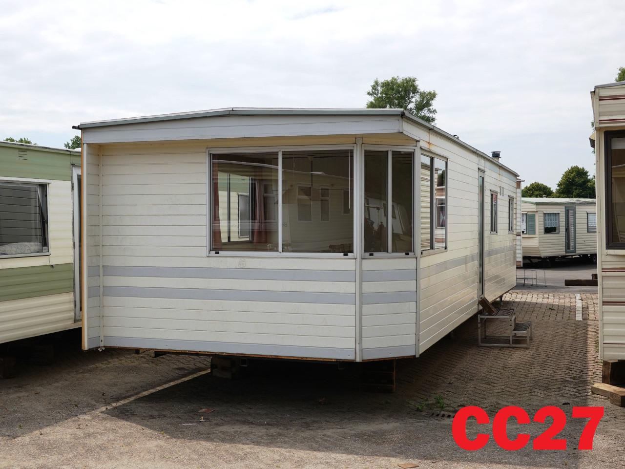 Stacaravans en chalets met middenkamer tot 6 pers te koop