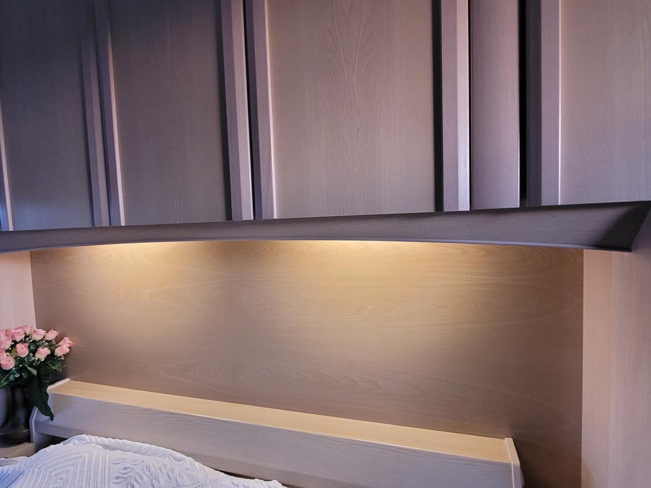 Compleet bed met klerenkast