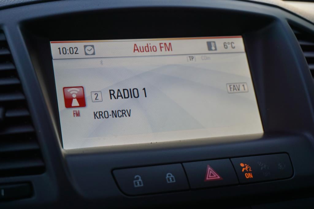 Opel Insignia sports tourer 1.6 t cosmo climate / navi / cruise / leder / p