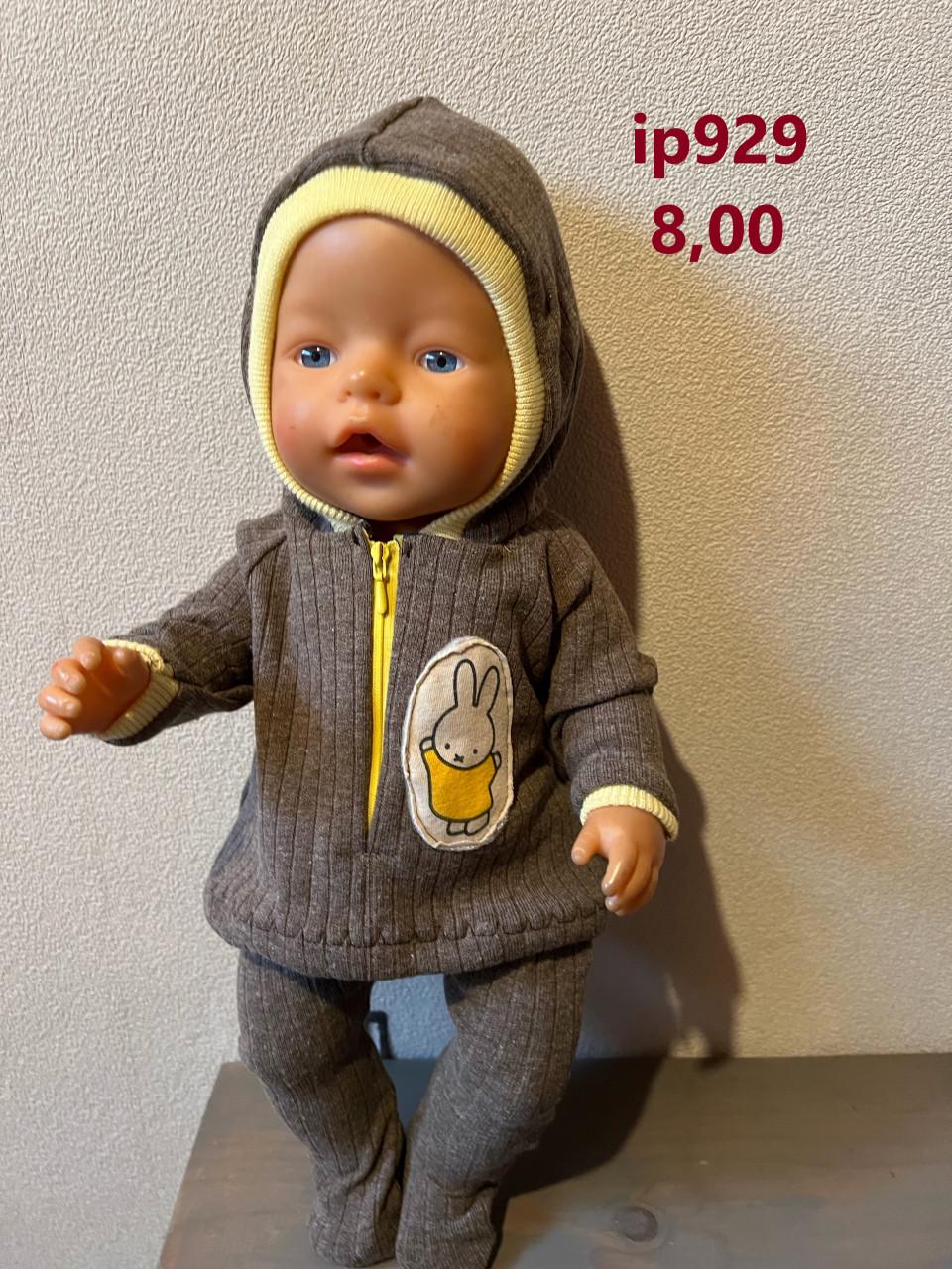 Poppenkleertjes baby born. Set . Opbrengst KiKa.