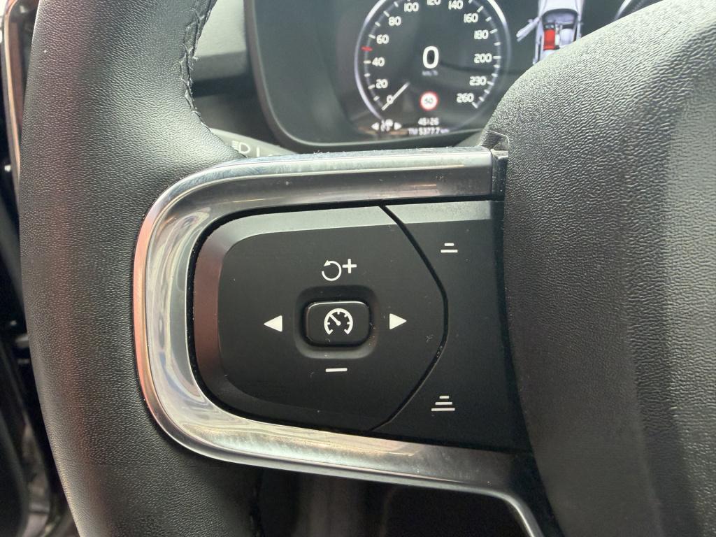 Volvo XC40 1.5 t5 plug-in hybrid ultimate dark