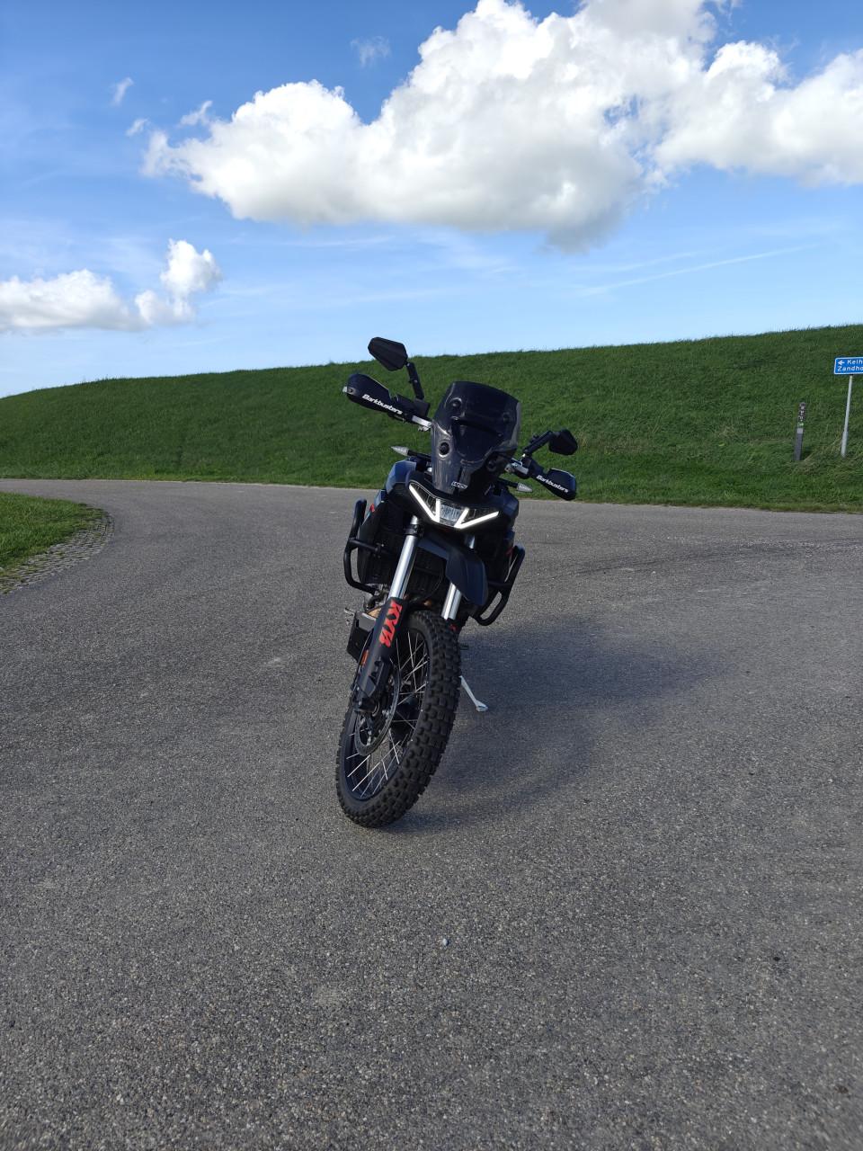 2024 Aprilia Tuareg 660 Artreides Black met veel extra's