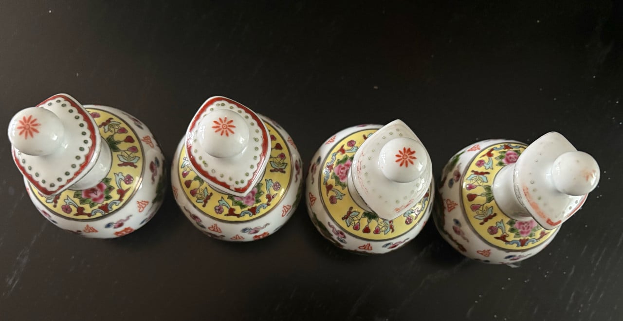 4x Vintage Chinese Porseleinen Sojasauspot