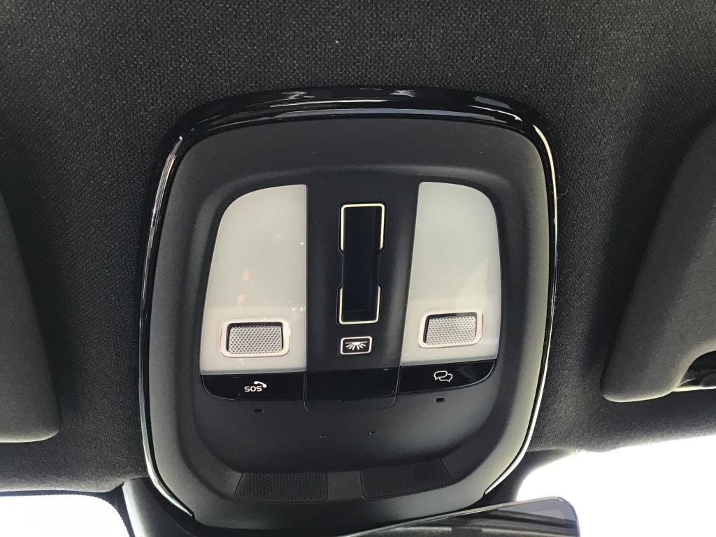 Volvo Ex40 extended range ultra dark europa