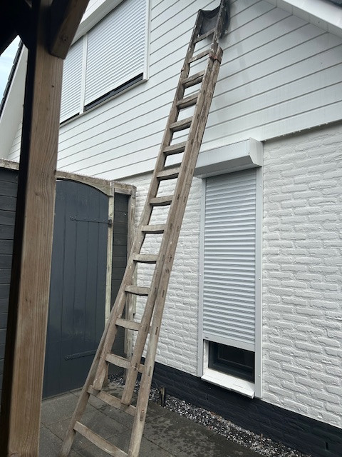 Uitschuifbare houten ladder 25 treden