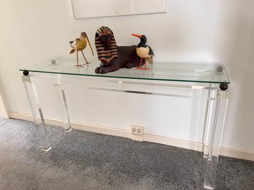 Console tafel met plexiglas poten