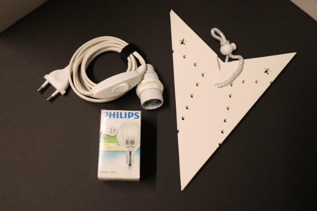 Kerstster met verlichting €.12,50 1 ster van 7 punten 45 cm Met snoer en sc