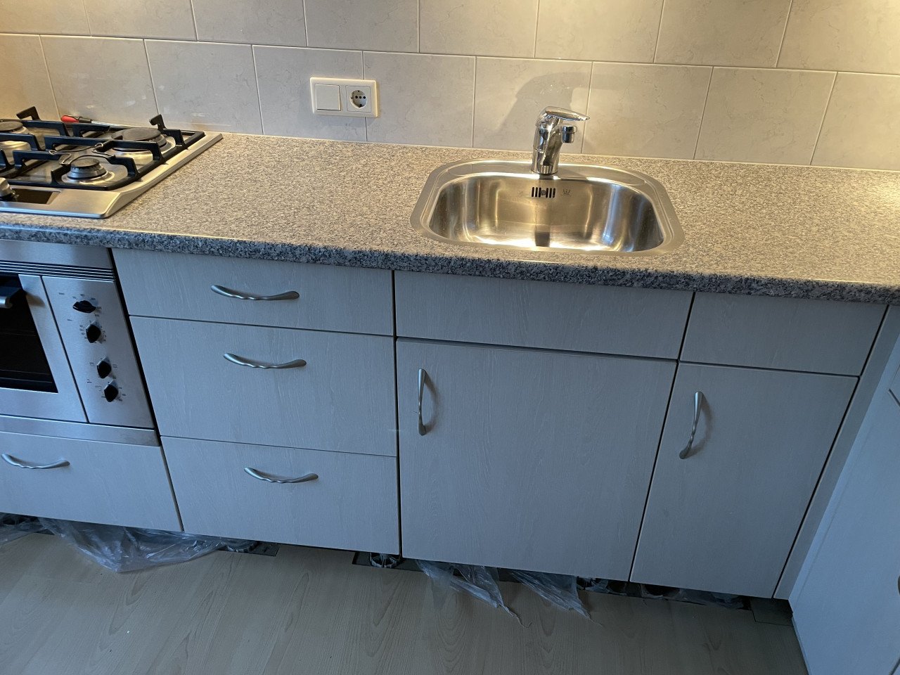 Te koop degelijke L vorm keuken