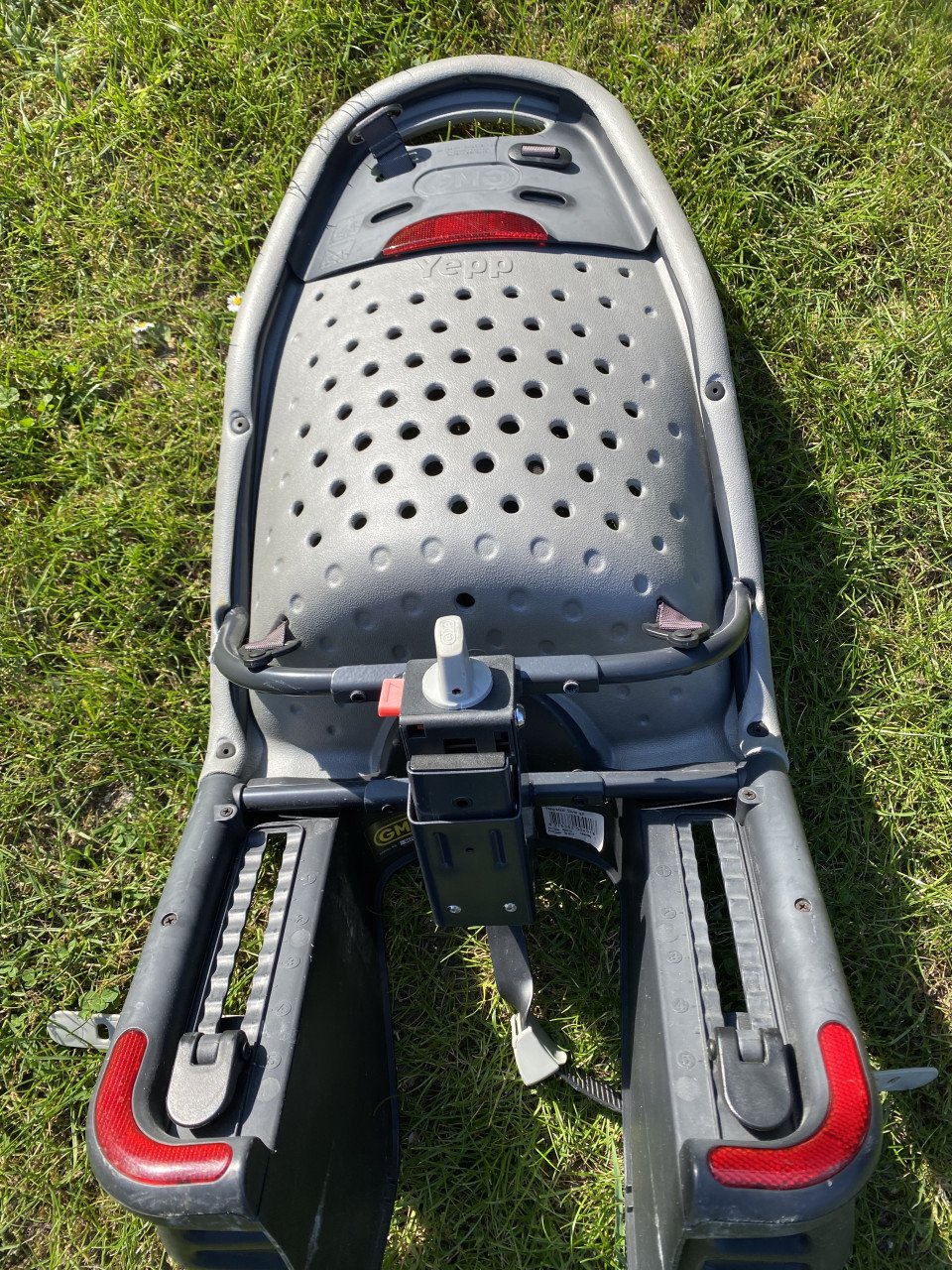 Yepp Maxi Achterzitje Easyfit Silver + sleutels