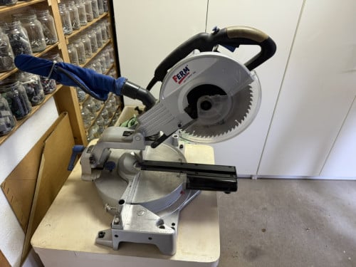 Te koop aangeboden: Ferm Afkortzaag FKZ-255S