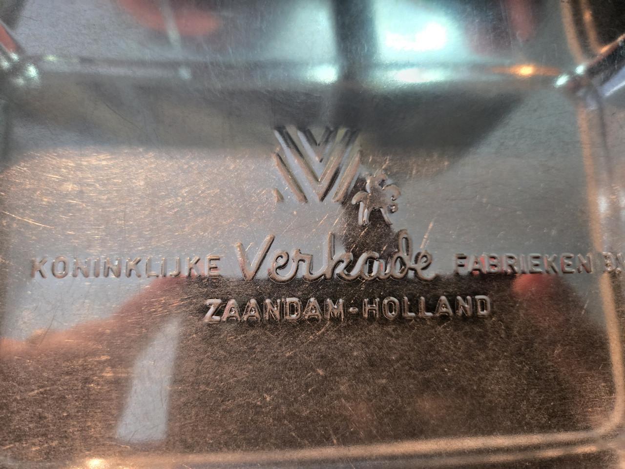 Vintage koektrommel van Verkade,  1974.  "Verkade boerinnetje"