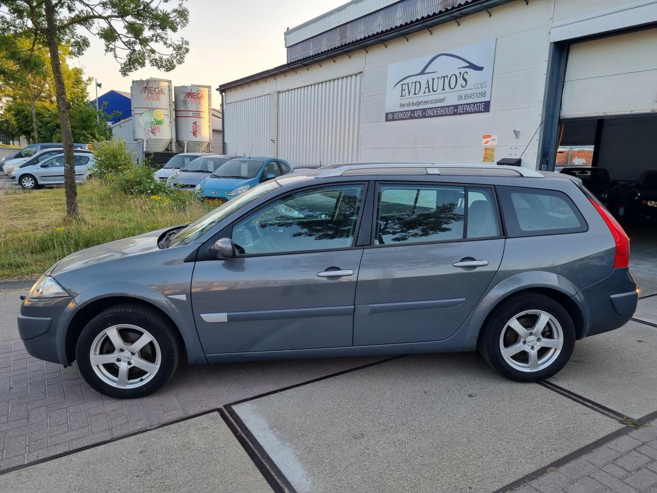Renault Mégane Grand Tour 2.0-16V Privilège | 2e Eigenaar | Trekhaak