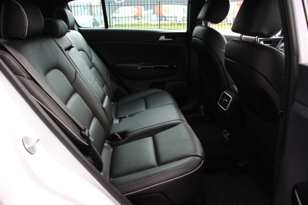 Kia Sportage 1.6 t-gdi gt-line first edition | leder | camera | trekhaak | 