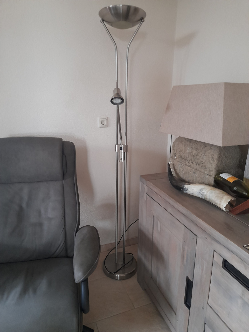 Staande lamp met dimmer (in goede nette staat )  Werkt naar behoren!