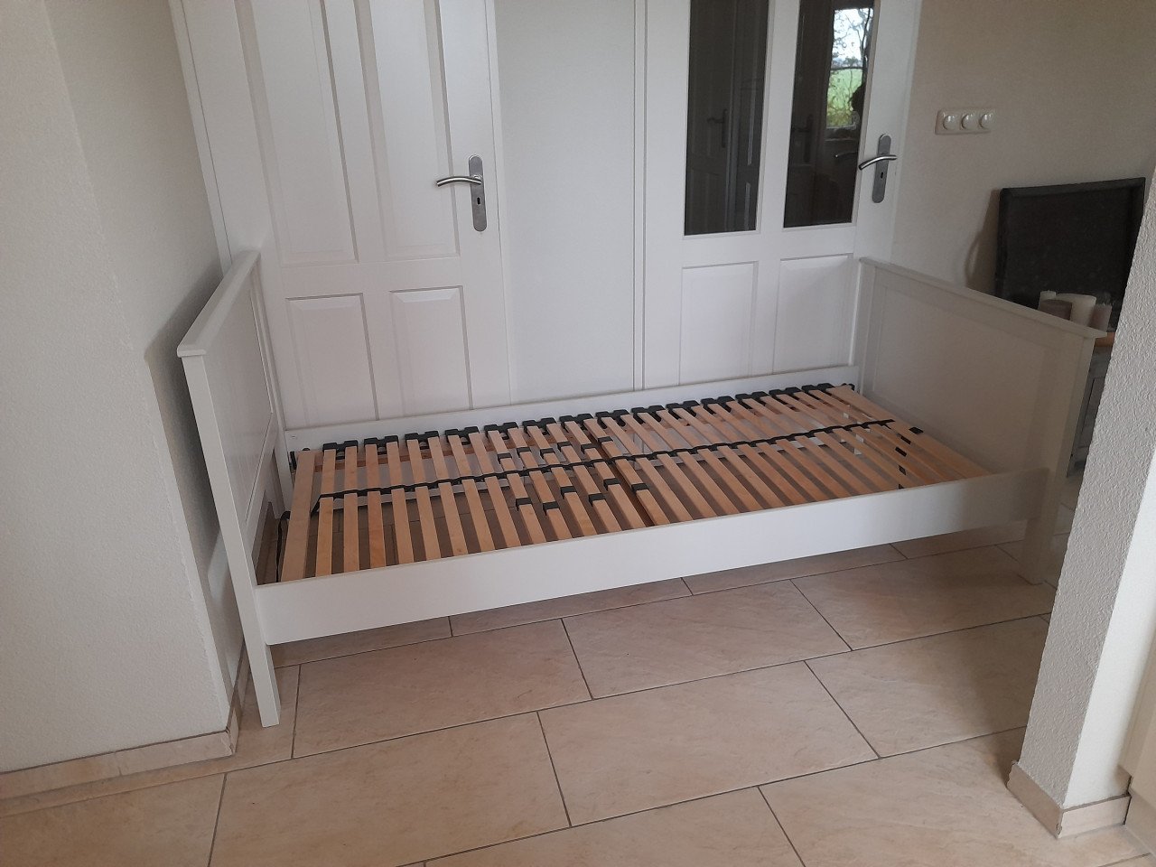1 Persoons bed 90 x 200 (in goede staat )
