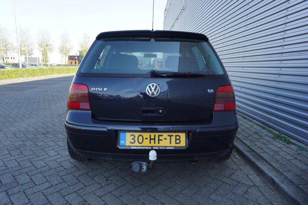 Volkswagen Golf 1.6-16v trendline airco / cruise / elektr. ramen / trekhaak