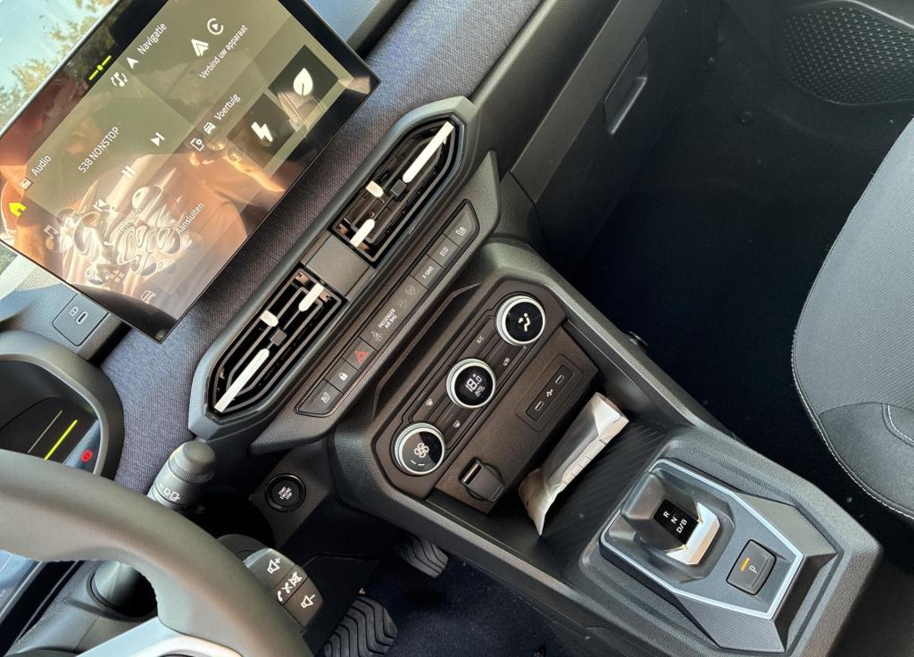 Dacia Jogger 1.8 hybrid 155 expression 7p. - elektrisch verwarmbare voorsto