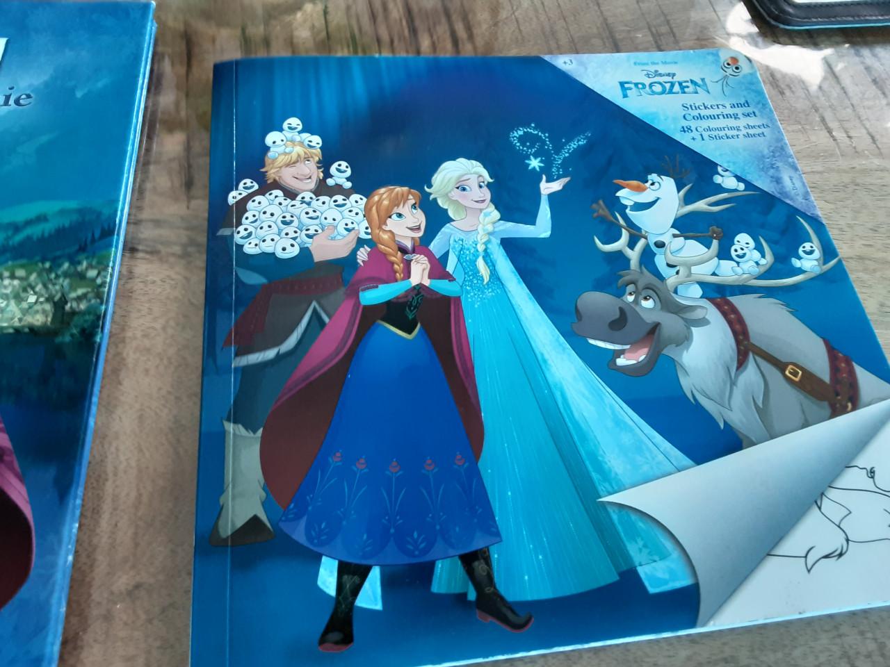 Leesboek  en kleur boek van Frozen samen voor 3,50