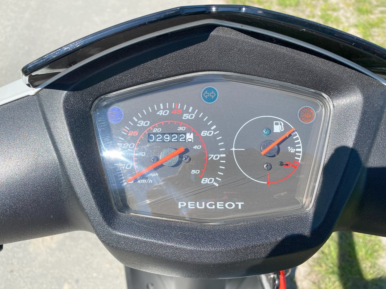 Peugeot Kisbee TCR Total-Racing uitv. 45KM Scooter (bj2020)