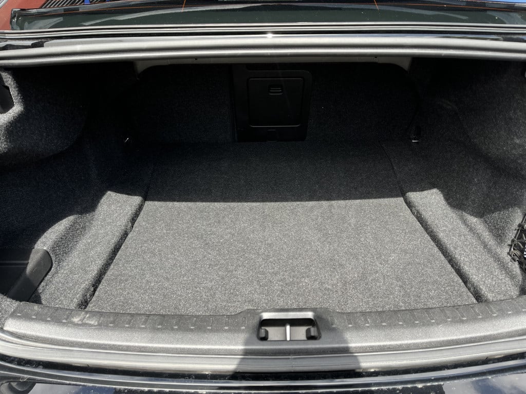 Volvo S60 2.0 t5 r-design | pano | pilot assist | head-up | carplay | stuur