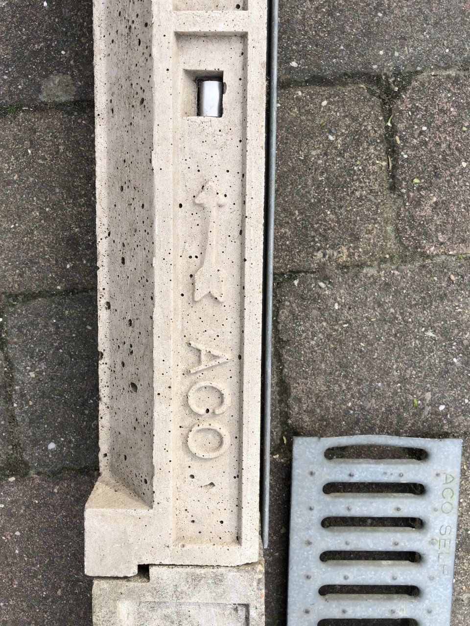Te koop straat-terras drain ( lijngoot) merk ACO
