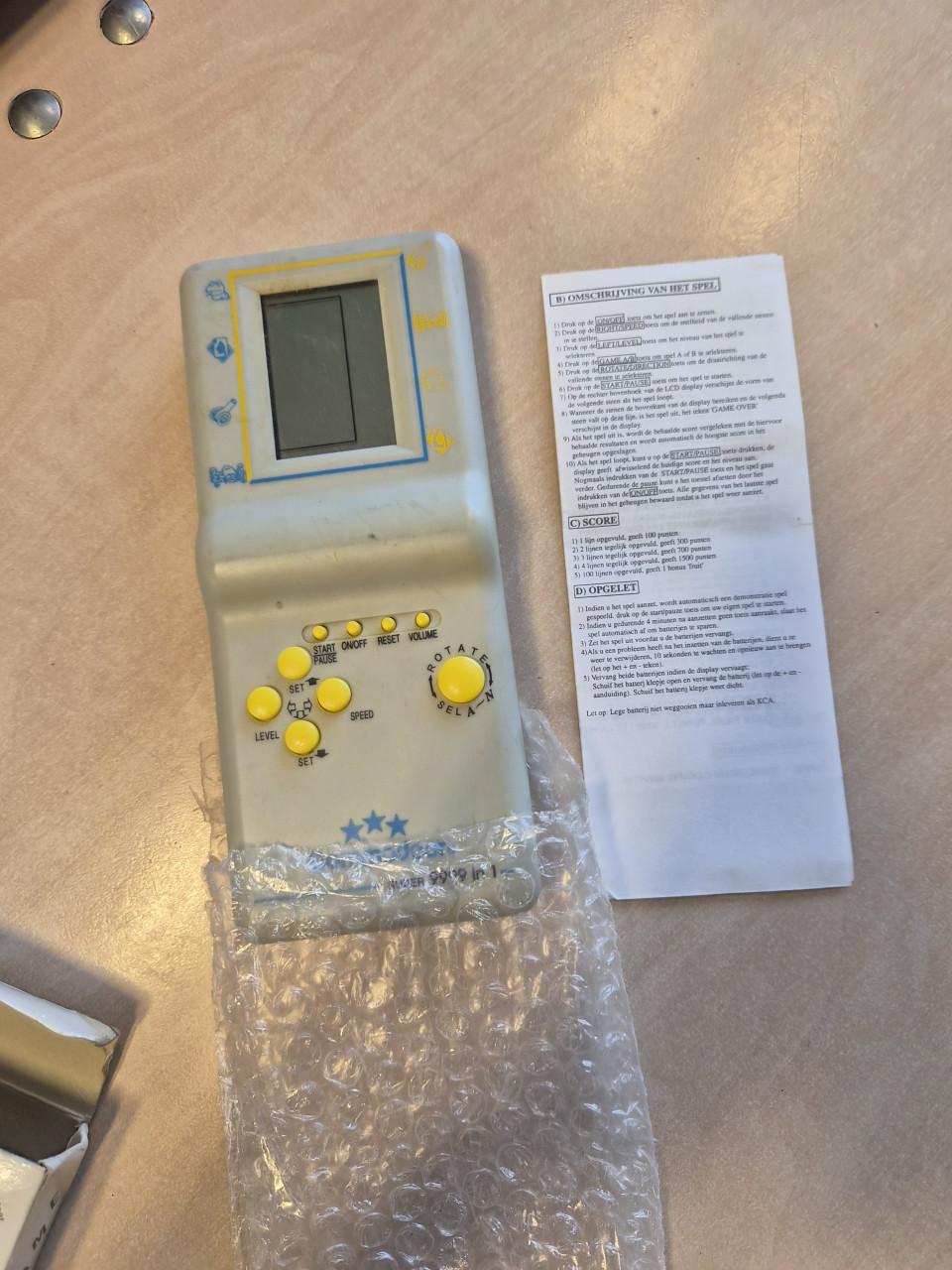 Commodoor Super 9999 in 1 spelcomputer te koop