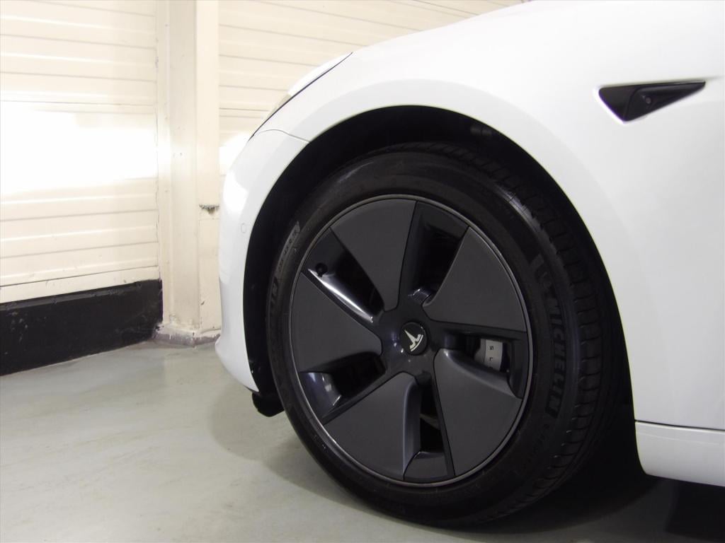 Tesla Model 3 standard 60 kwh plus rwd