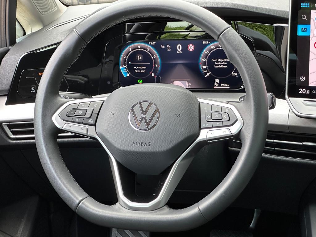 Volkswagen Golf variant 1.5 etsi dsg life | trekhaak | navi | adap. cruise 