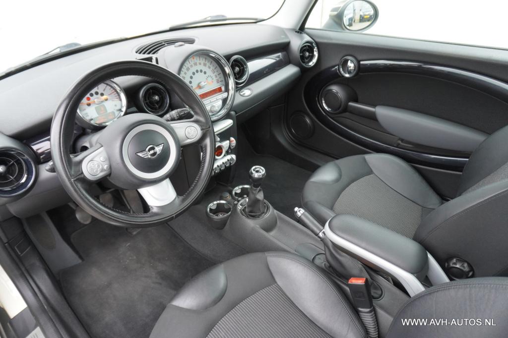 Mini 3-deurs 1.6 cooper chili, panoramadak!