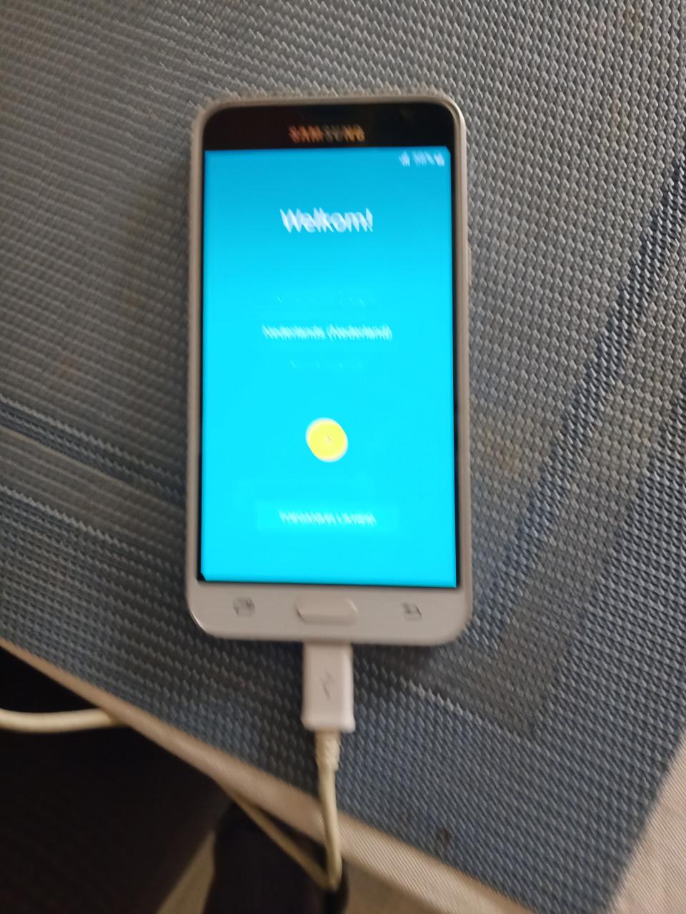Te koop samsung galaxy j3'6
