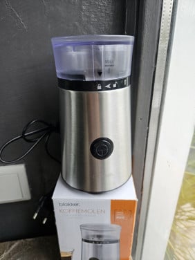 Nieuw in de doos, blokker rvs luxe koffiemolen, zware kwaliteit....