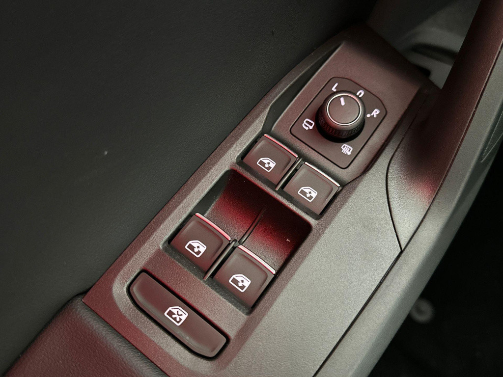 Seat Leon sportstourer fr phev first edition 1.5 tsi ehybrid 150kw / 204p