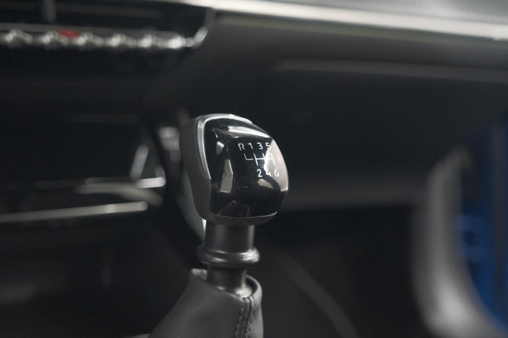Peugeot 208 puretech 100 gt | camera | apple carplay | parkeersensoren