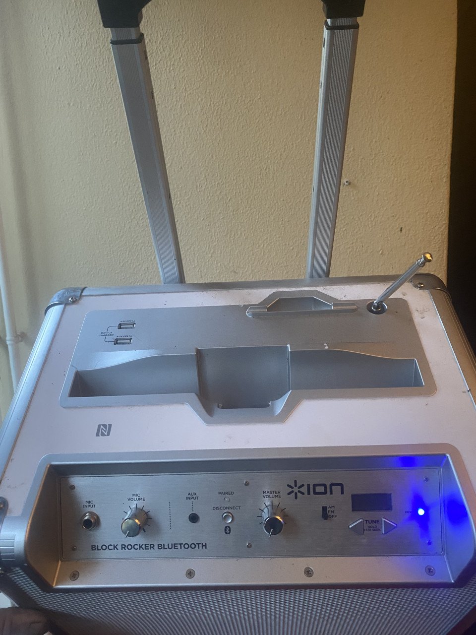 Block rocker Bluetooth