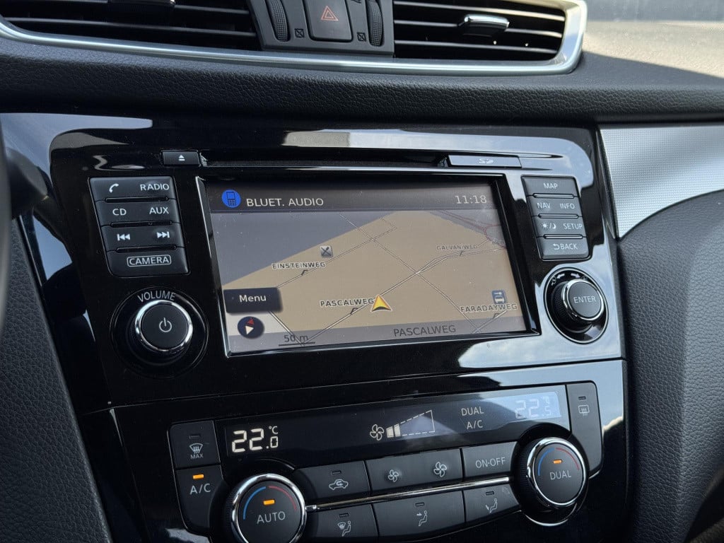Nissan Qashqai 1.2 n-connecta design pack | panoramadak | navigatie | 360° 
