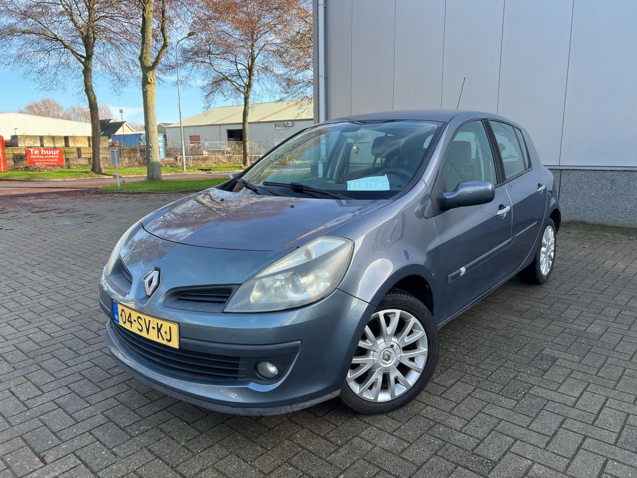 Renault Clio 1.4-16V Airco/ Cruise Jaar Apk