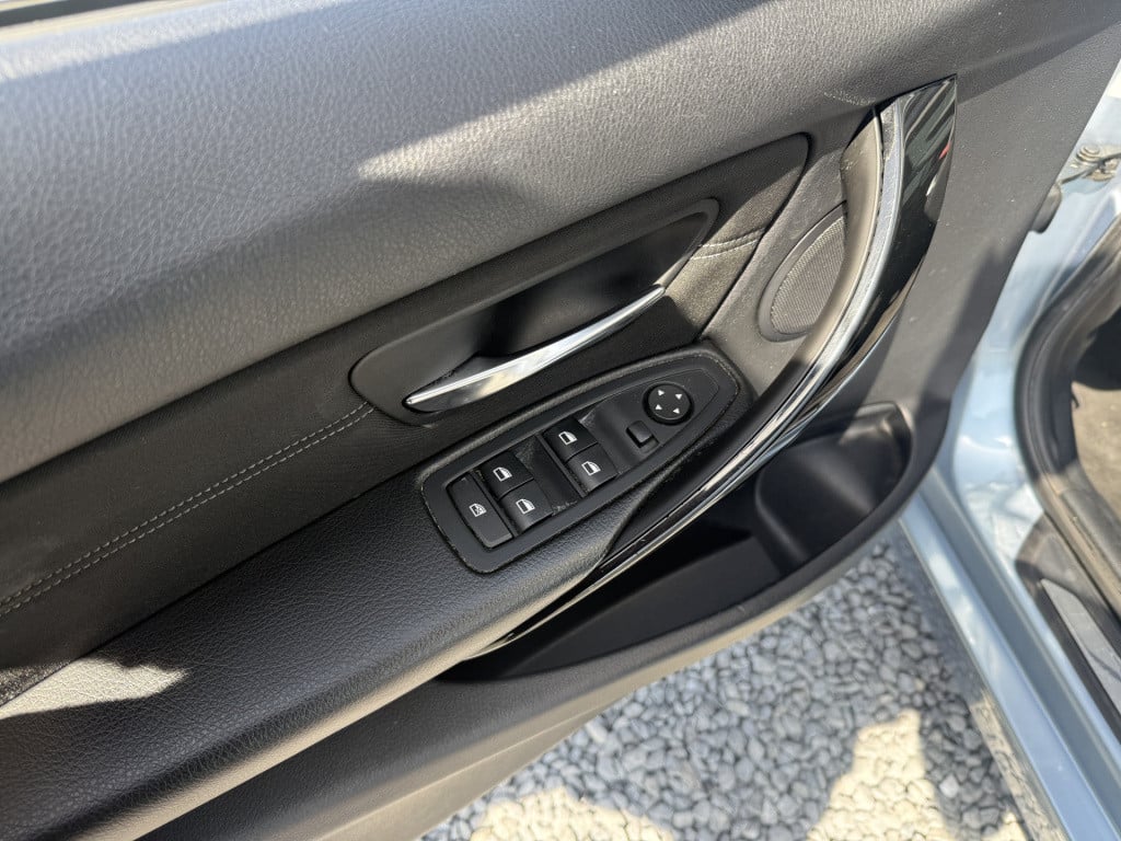 BMW 3-serie 320i 184pk executive sportline sedan
