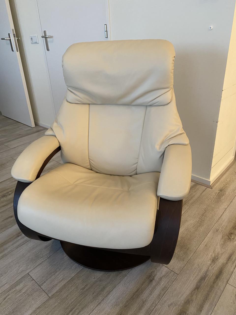 Relaxstoel met losse been ondersteuning