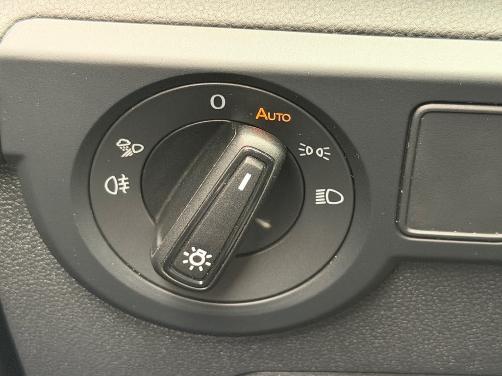 Volkswagen T-cross 1.0 tsi 116pk style | trekhaak | camera | navi | led gri