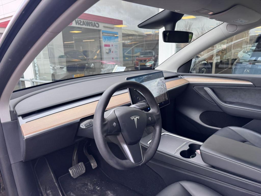 Tesla Model Y long range awd 75 kwh