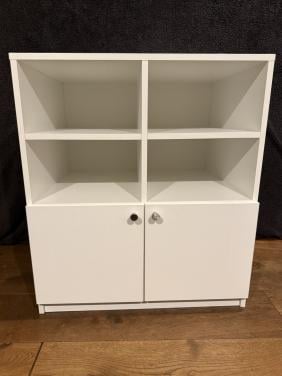 Degelijke vakkenkast