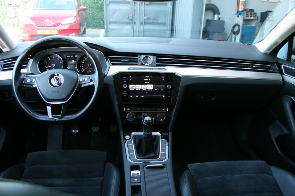 Volkswagen Passat variant 1.4 tsi act highline