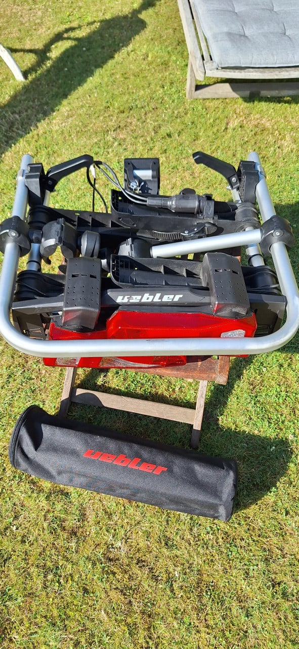 Uebler F24 fietsendrager voor 2-ebikes als nieuw!