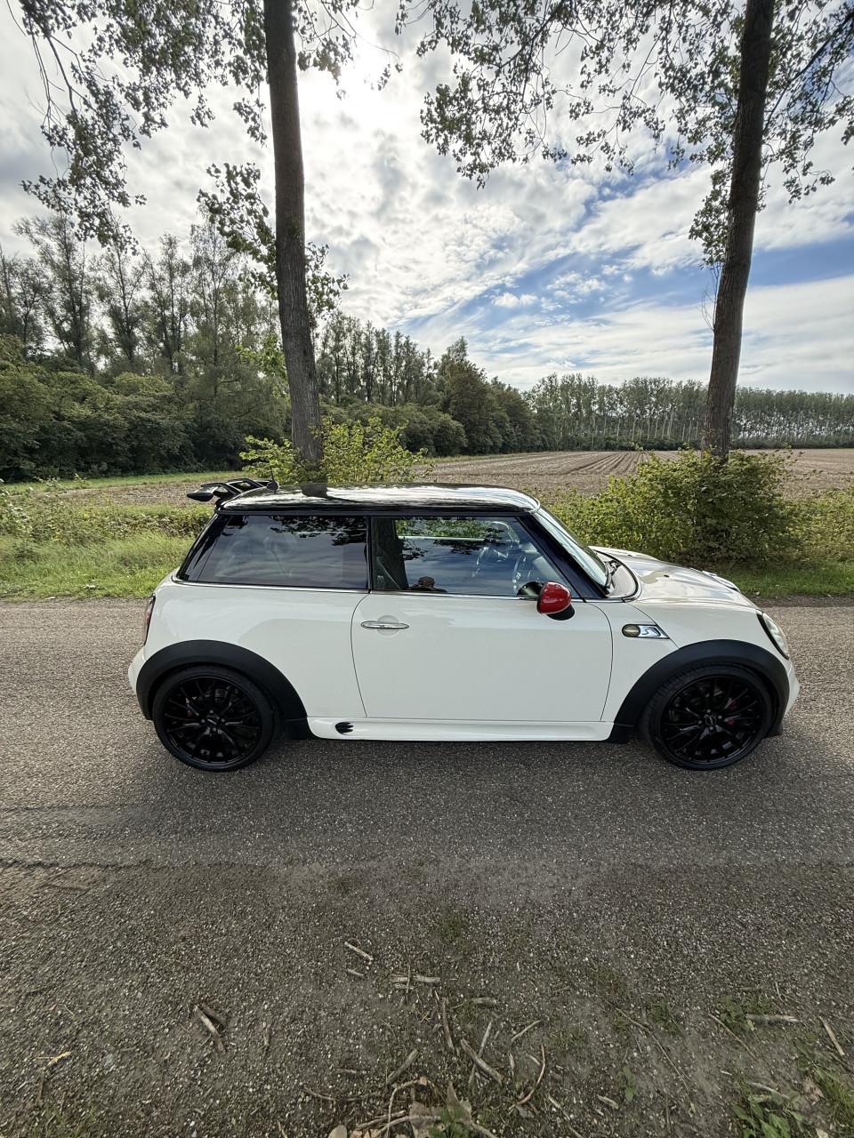 Mini Cooper S John Cooper Works | 2008 | 168.912 km | Hybrid turbo